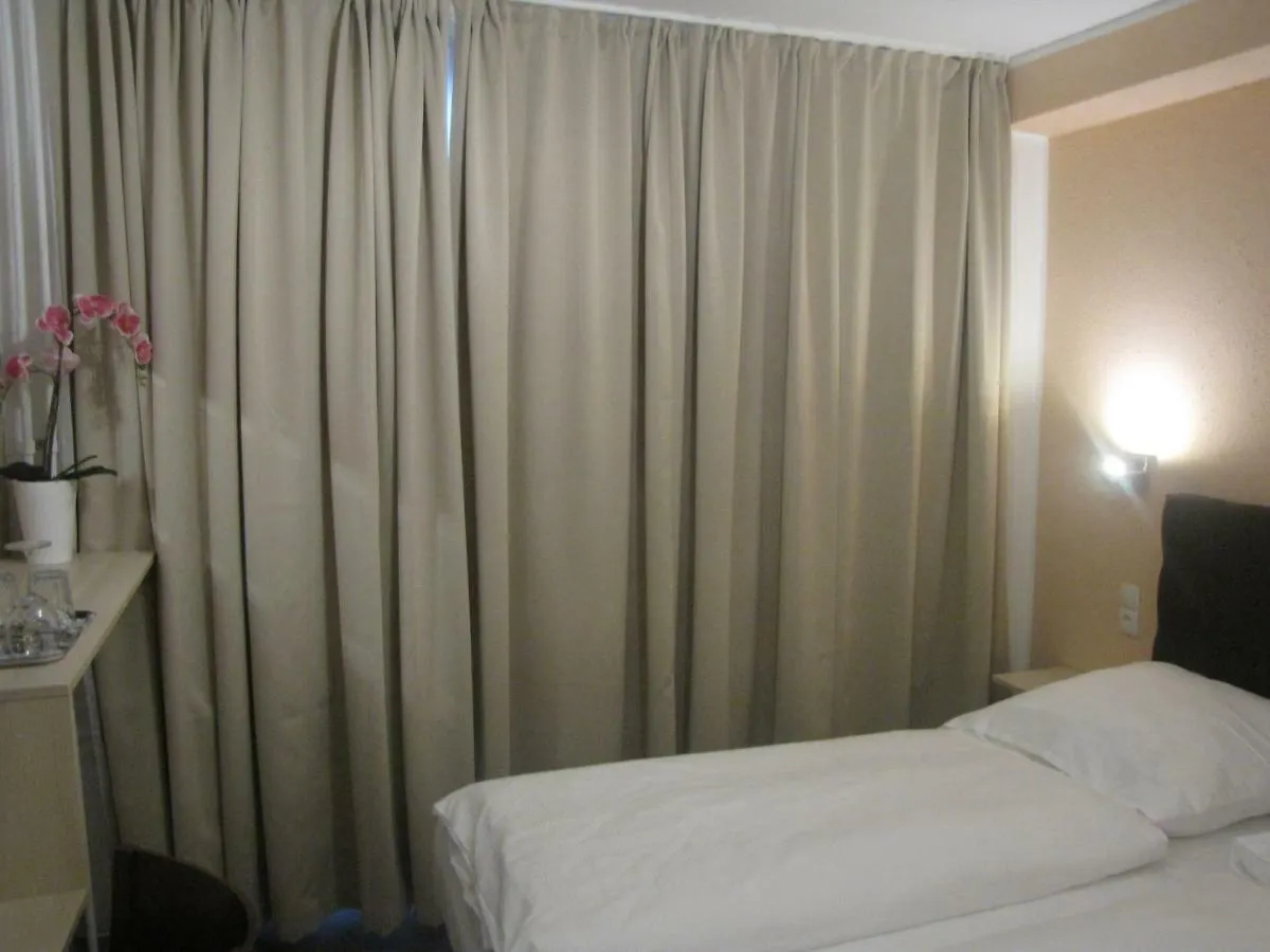 Milano Hotel Hamburg 3*,  Germany